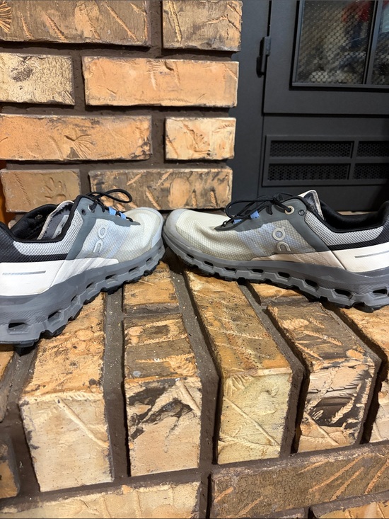 Amazon.com | On Women On Cloudvista Women’s Trail Running Shoes Alloy/Black Size 8
